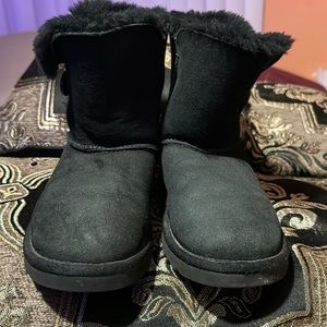 Girls UGG Bailey Button T Big Kid 
 Black Size 4